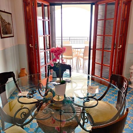 Casa La Scogliera Apartment ปรายาโน ภายนอก รูปภาพ